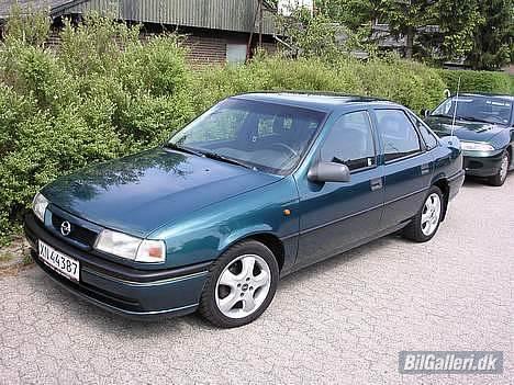 Opel Vectra A // SOLGT - Sådan stod den da jeg købte den :) billede 14