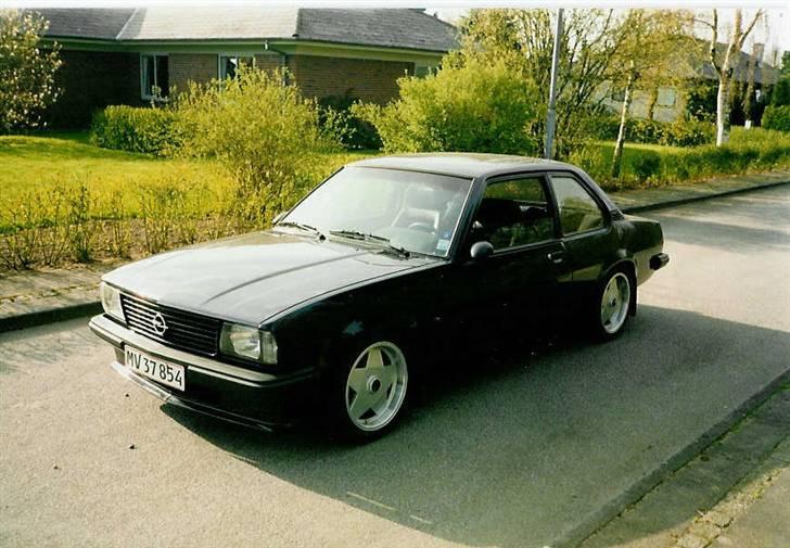 Opel Ascona B billede 1