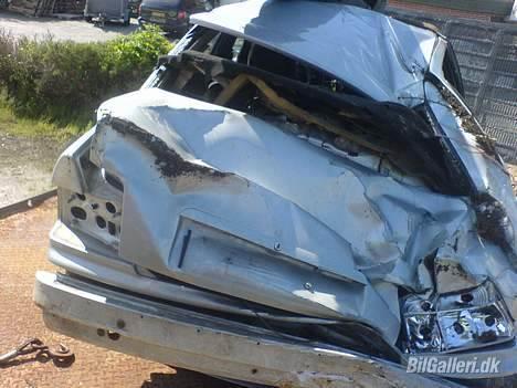 BMW 320i (DØD) billede 11