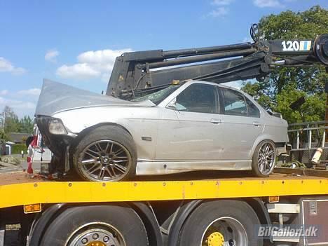 BMW 320i (DØD) billede 12