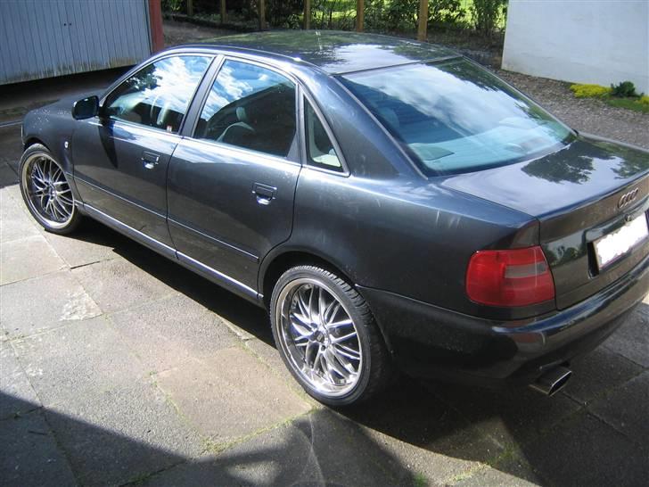 Audi A4 TURBO SOLGT billede 1