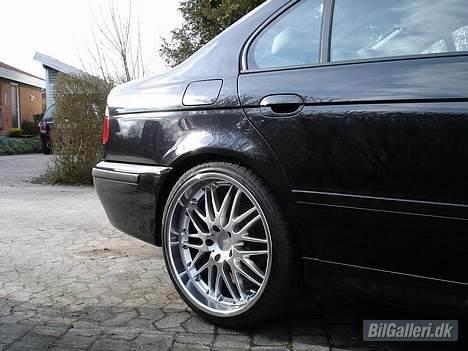 BMW 523i E39 - 9,5 x 20" baghjul billede 9