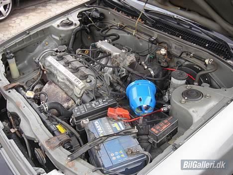 Toyota carina 2/soldt billede 9