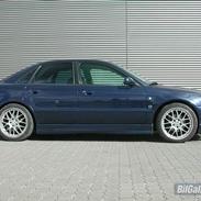 Audi A4 1,8 ** SOLGT**