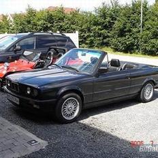 BMW 325 i Cabriolet. SOLGT.