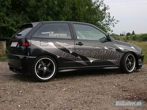 Seat Ibiza 2.0GTi WMAX 2006 - Er en god vinkel på den lille sorte racer billede 15