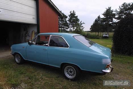 Opel Olympia A 1,1SR - Gammel bil smukke linier billede 11