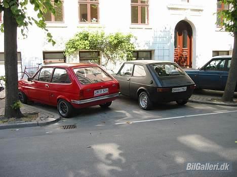 Fiat 127 - Albert - Solgt :/ - Så flasher vi lige, min brors og min bil :D billede 6