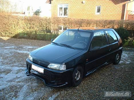 Peugeot 106 XR SOLGT! - Står som nymalet nu ! :D billede 2