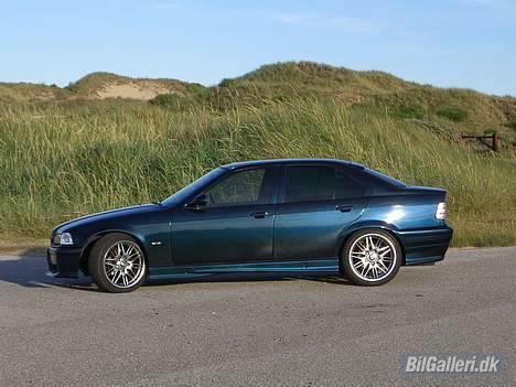 BMW e36 325i (solgt) - Med blå/grønt skær... billede 11