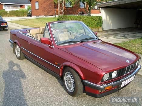 BMW 320I cab "nye billeder" - efter:bilen har været skilt ad og lakeret billede 8