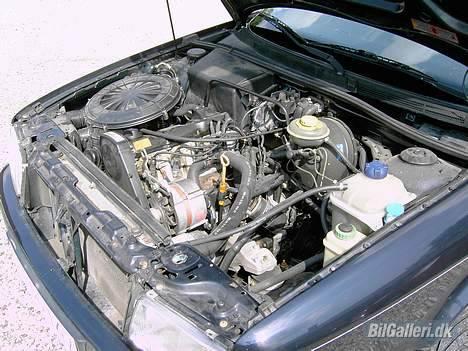 Audi 80 2.o s SOLGT - Go stærk motor billede 9