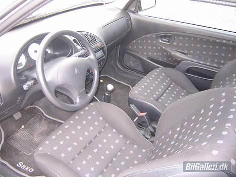 Citroën Saxo Sport Innovation  - Kunne godt være man lige skulle støvsuge næste gang man tager pic´s hehe =) billede 2