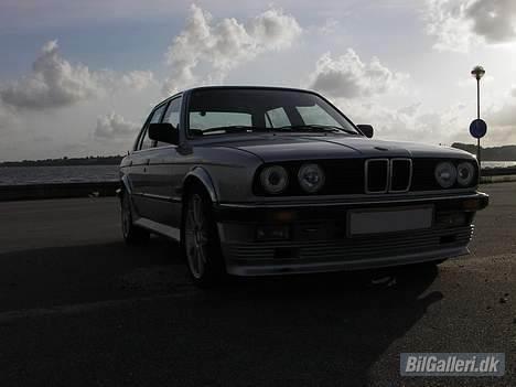 BMW E30 --- SOLGT! billede 11