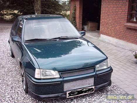 Opel Kadett GSI turbo - Som den står nu, billederne er taget oppe hos den tidliger ejer da vi hentede den billede 1