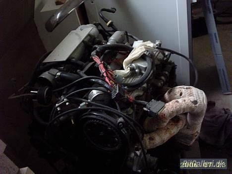 Opel Kadett GSI turbo - Der ligger turbo motoren, synd den ikke sidder i.. men det kommer den :) billede 7