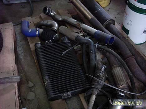 Opel Kadett GSI turbo - Intercooler osv ligger der. billede 8