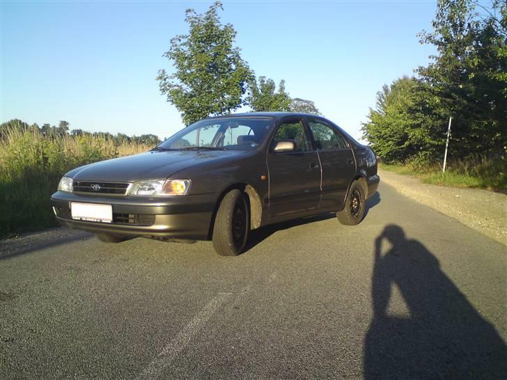 Toyota Carina E RIP - Dejlig clean ... man kan jo spejle sig i den billede 2