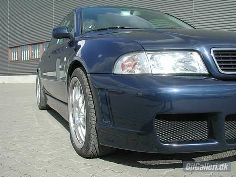 Audi A4 1,8 ** SOLGT** billede 2