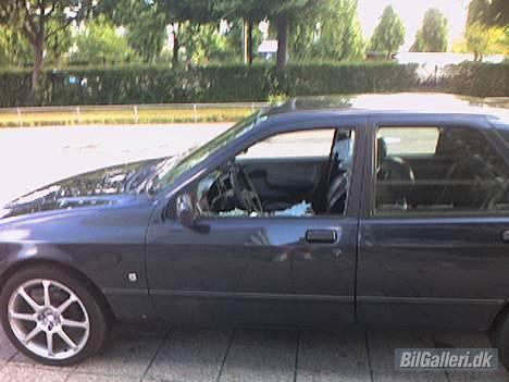 Ford Sierra GT - En eller anden fuck synes min siderude havde provokeret ham billede 12