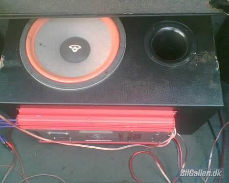 Mazda 323 1,6 gt/x 2talt skadet - gamle enhed ny vega er lagt i  billede 7