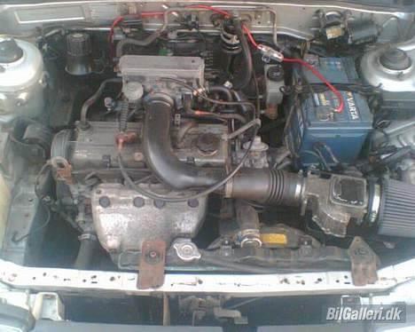 Mazda 323 1,6 gt/x 2talt skadet - yupper det er smukt top fra en 626  billede 8