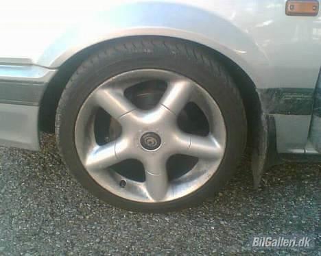 Mazda 323 1,6 gt/x 2talt skadet - ventra forhjul skam sænket  billede 11