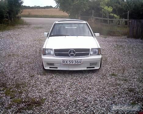 Mercedes Benz 190E SOLGT billede 1