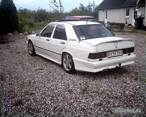 Mercedes Benz 190E SOLGT billede 3