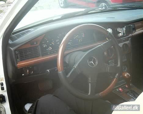 Mercedes Benz 190E SOLGT billede 5