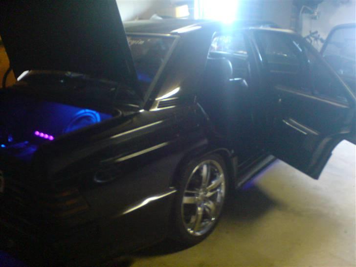 Mercedes Benz 190 2,5 Turbo D  *SOLGT* billede 4