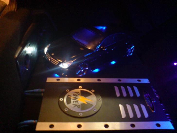 Mercedes Benz 190 2,5 Turbo D  *SOLGT* billede 7