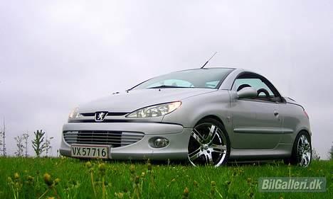 Peugeot 206CC SOLGT - Skulle lige prøve de krom fætre... billede 8