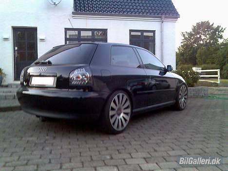 Audi A3 1,6 16v Ambition SOLGT - -  Bagfra siden højre billede 14