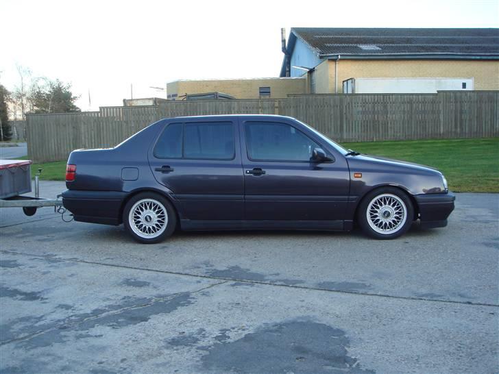 VW Vento GL - Solgt billede 2