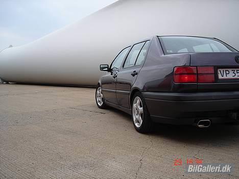 VW Vento GL - Solgt - En smule røde blev baglygterne da vist nok :D billede 9