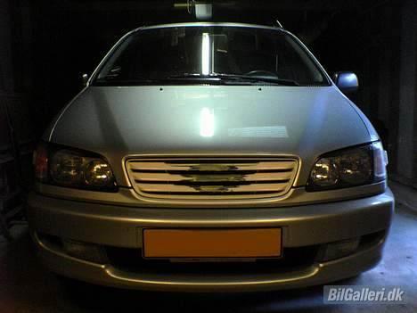 Toyota Sportsvan 2,2 TD (solgt) - Kommer til at se godt ud med mit nye grill sys jeg:) billede 10