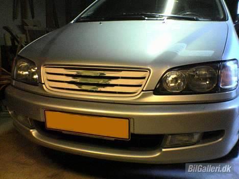 Toyota Sportsvan 2,2 TD (solgt) - Mit nye grill som snart er færdig mangler bare lige lidt finpudsning og så en gang larkering... billede 11