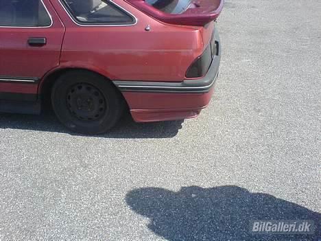 Ford Sierra 2,3 V6 **SOLGT** - Så er den smidt til jorden med 40 mm billede 8