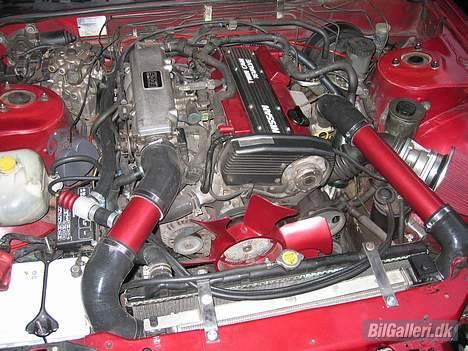 Nissan 200 - Motorrummet. IKKE rengjort i dagens anledning :-( billede 12