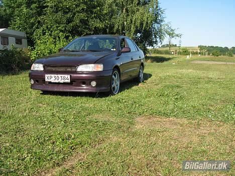 Toyota carina e (SOLGT) billede 2