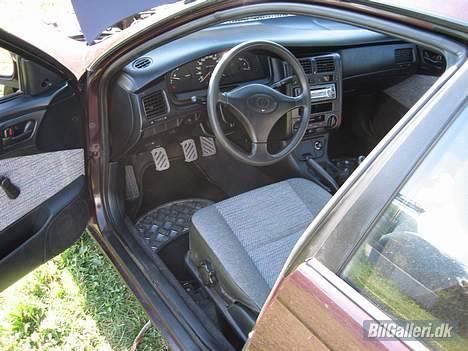 Toyota carina e (SOLGT) billede 7