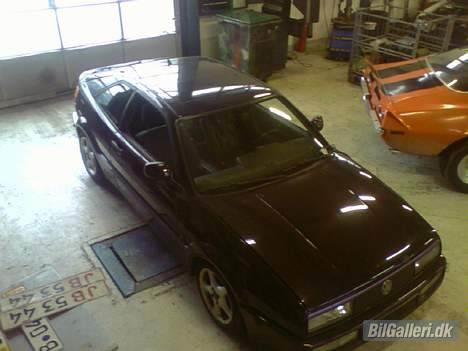 VW Corrado 1,9 G60 Solgt - Første dag inde på værkstedet! Den skulle jo lige gåes igennem! billede 2