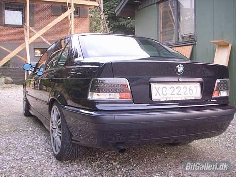 BMW E36  *SOLGT* - Så er der kommet M3 spejle og LED baglygter på. billede 6