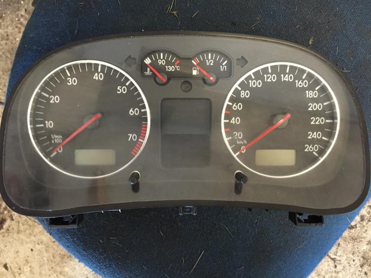 Speedometer med computer Golf 4 kr. 1000 brugte elektronik