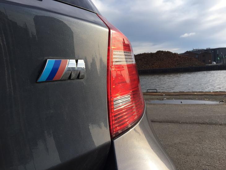 {{currentPhoto.altText}} billede {{currentPhoto.number}}