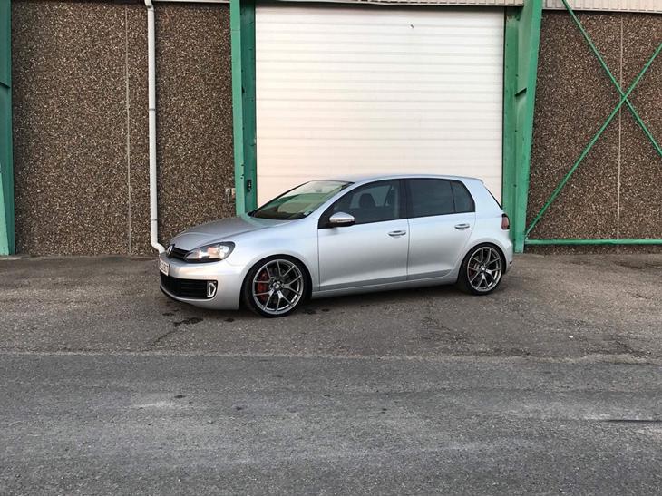 {{currentPhoto.altText}} billede {{currentPhoto.number}}