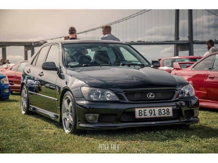 {{currentPhoto.altText}} billede {{currentPhoto.number}}