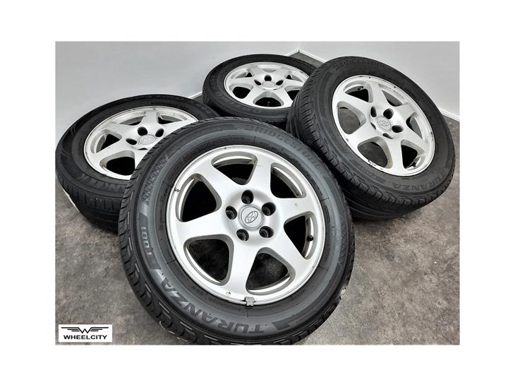 {{currentPhoto.altText}} billede {{currentPhoto.number}}