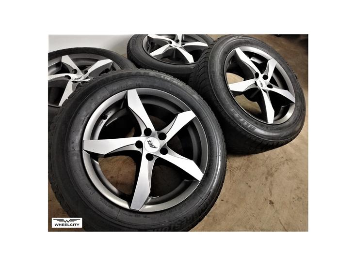 {{currentPhoto.altText}} billede {{currentPhoto.number}}